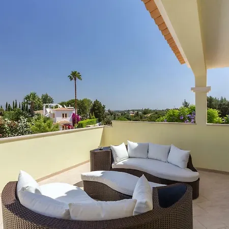Amarela Villa