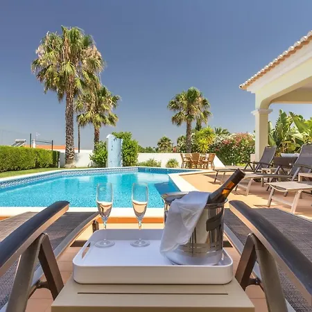Villa Amarela *