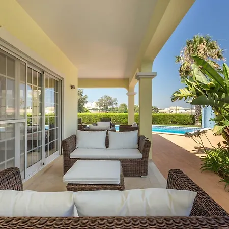 Amarela Villa Alvor
