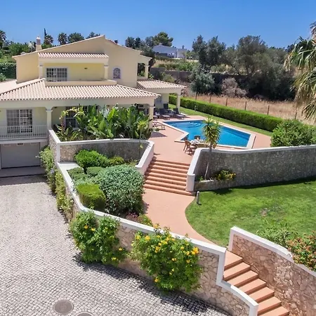 Amarela Villa